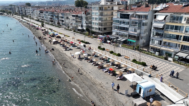 Mudanya'da plajlar ful çekiyor
Tatilciler sahile akın etti