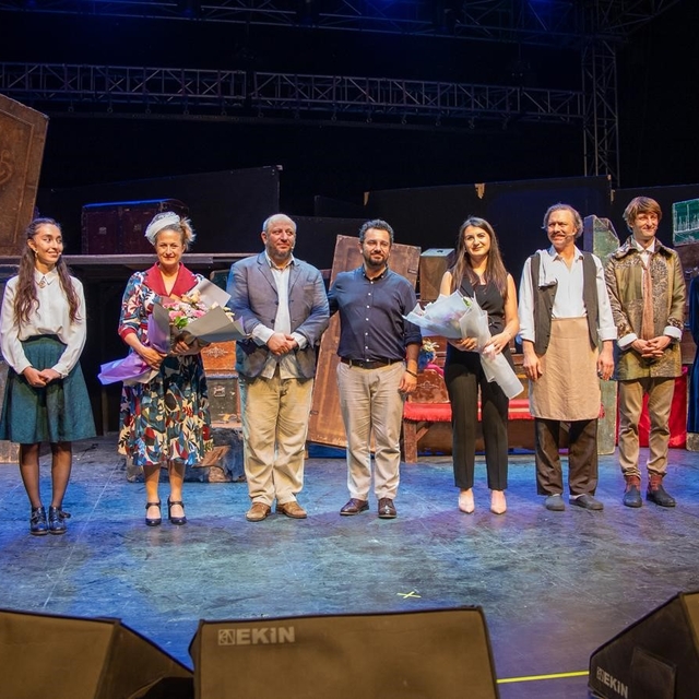 Açıkhava'da 'cimri'ye alkış yağmuru