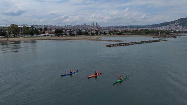 Tatilcilerin yeni rotası Ordu plajları
Ordu'nun ücretsiz ve güvenli plajları, bölgedeki insanlar kadar tatilciler tarafından da tercih ediliyor