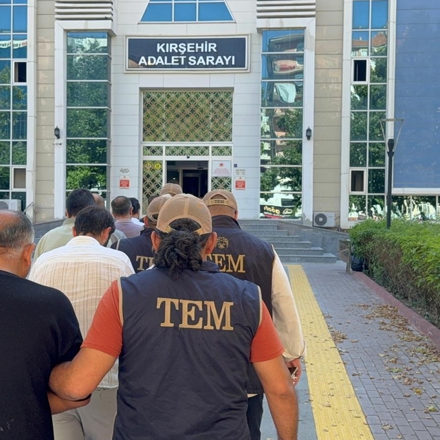 Kırşehir merkezli FETÖ operasyonunda 8 gözaltı
