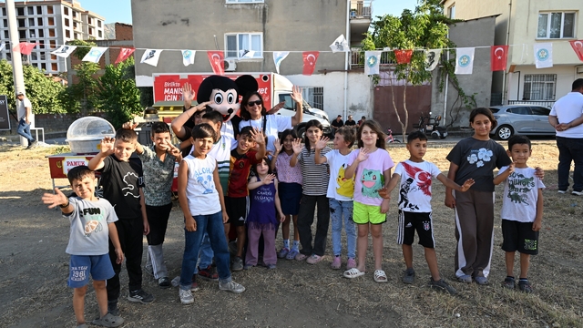 'Mahallemde şenlik var' Manisa'da komşuluk ruhunu yeniden canlandırdı