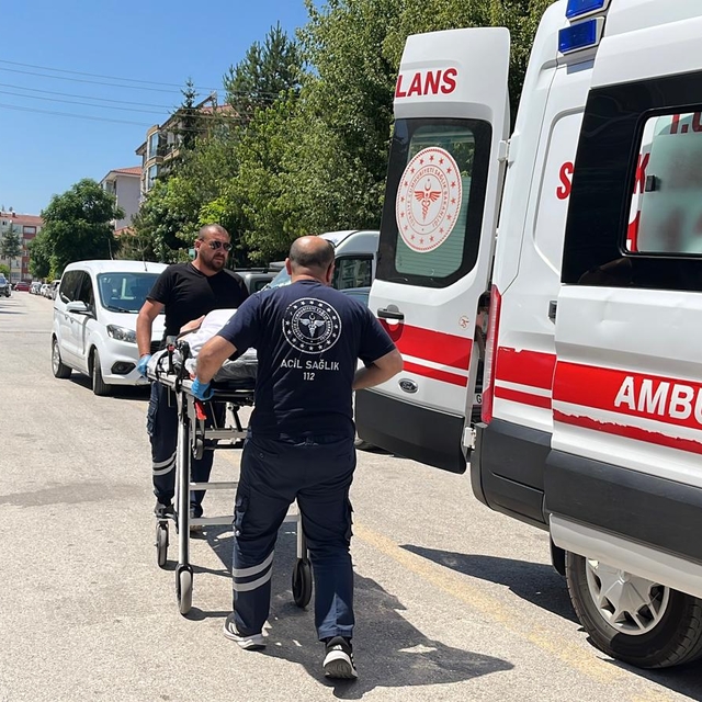 Hamur kesme makinesine kaptırdığı eli bilek hizasından koptu