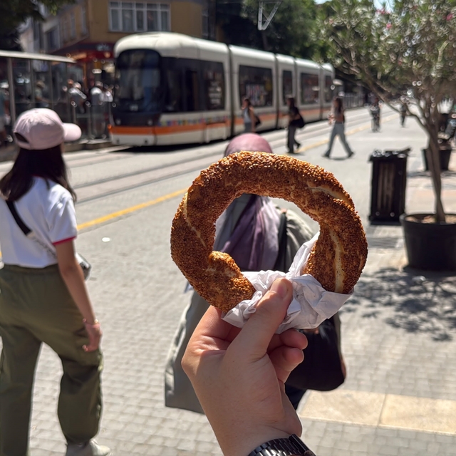Türkiye'nin en iyisi seçilen Eskişehir simidinin lezzet sırları
Lezzet, ust...