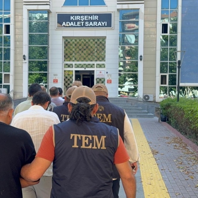 Kırşehir merkezli 3 ilde FETÖ operasyonu: 9 gözaltı