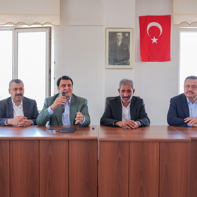 Yılmaz, fıstıkçılar sitesi esnafıyla buluştu