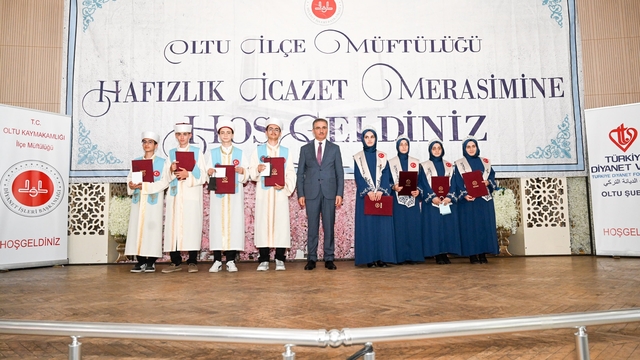 Oltu'da 54 hafız için icazet merasimi düzenlendi