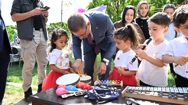 Vali Baruş, Oltu'da ADEM dönem sonu sergisinin açılışını yaptı
