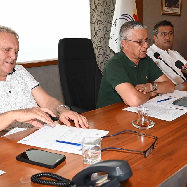 Kemer Belediyesi Ağustos ayı meclis toplantısında araç filosunun güçlendiri...