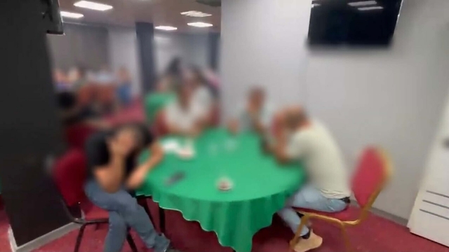 Düğün salonu görünümlü kumarhaneye polis baskını
