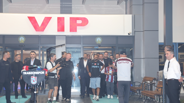 Trabzon'da Salah'a coşkulu karşılama