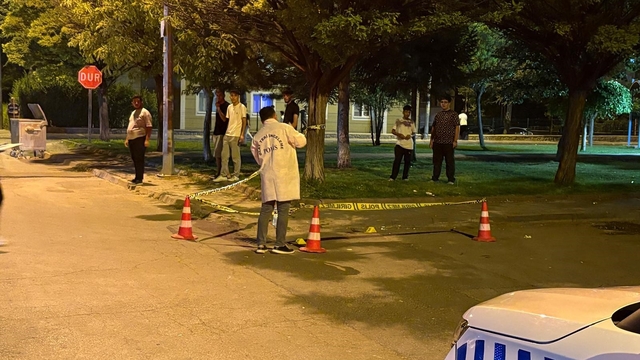 'Kız meselesinde' kan aktı: 2 yaralı
Kayseri'de parkta çıkan bıçaklı kavgada 2 kişi yaralandı