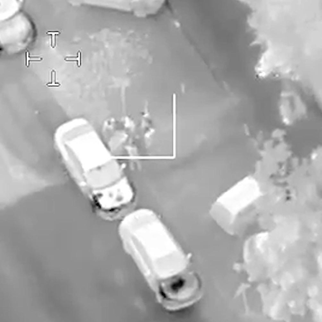 Kayseri'deki cinayet şüphelilerine İHA destekli operasyon: 2 gözaltı
Bir ki...