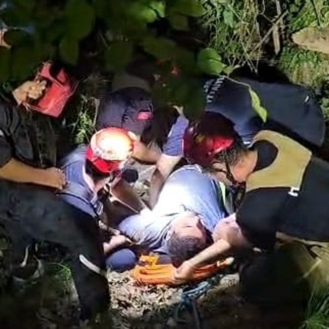 Bursa'da elektrikli  bisiklet uçuruma yuvarlandı: 3 yaralı