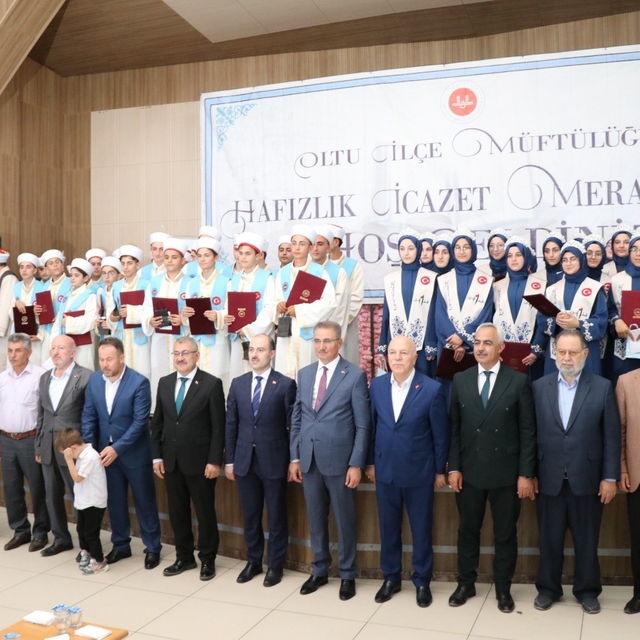 Erzurum'da 54 hafız icazet belgesini aldı