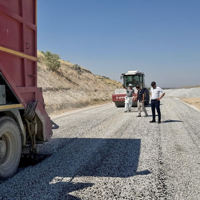 Akçadağ Belediyesi asfalt mesaisini sürdürüyor