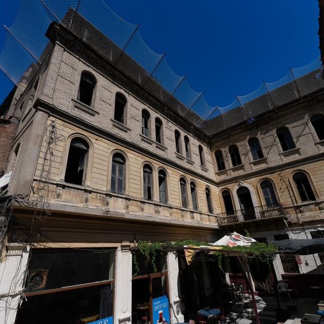 İzmir'in simge yapısı Cihan Palas yeniden hayat buluyor