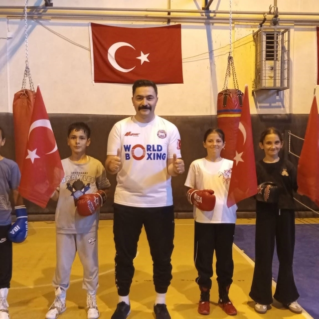Arpalı'dan 4 sporcu Türkiye Boks Şampiyonası'nda mücadele edecek
