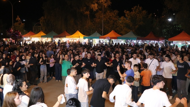 Oltu'da festival coşkusu konserle zirveye ulaştı