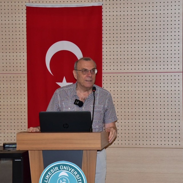 Balıkesir'de Charles Peirce'in Göstergebilimi ve Metaforları konuşuldu