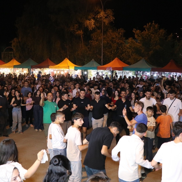 Oltu'da festival coşkusu konserle zirveye ulaştı
