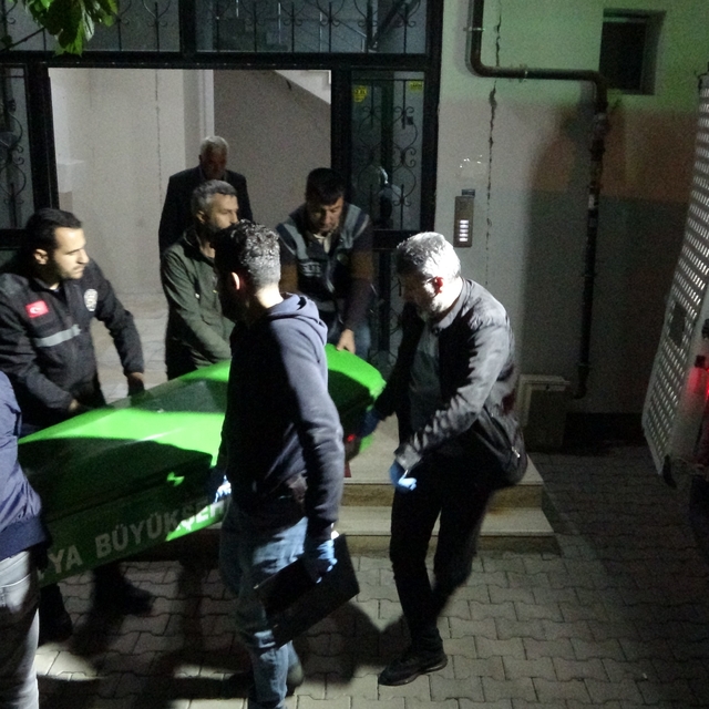 3 yıldır yoğun bakımda tedavi gören kadın cinayeti zanlısı hayatını kaybett...