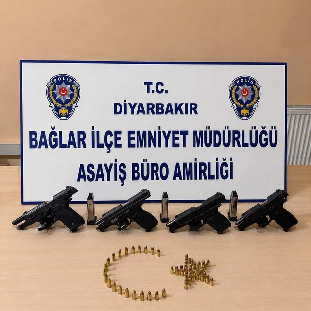 Silahlı kavgaya bakan polis, hem şahısları yakaladı hem de silahları ele ge...