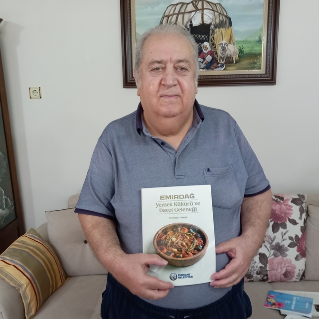 'Emirdağ yemek kültürü ve davet geleneği' adlı örnek kitabı Eskişehir'de ya...