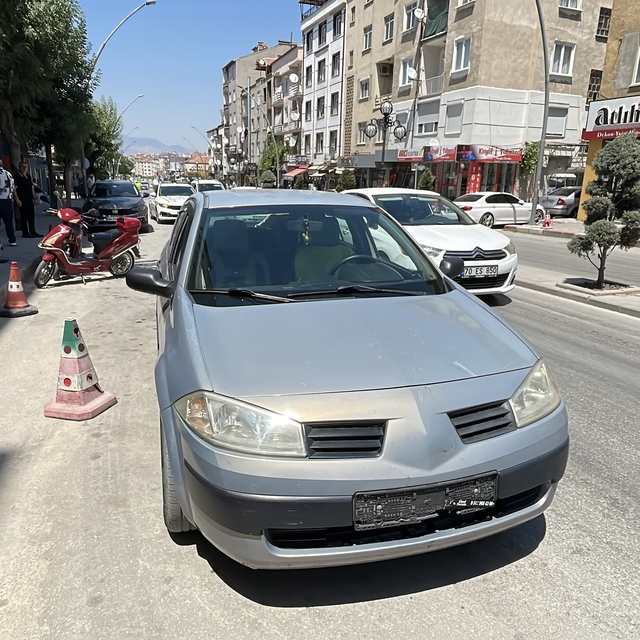 Otomobil elektrikli bisiklete çarptı: 1 yaralı