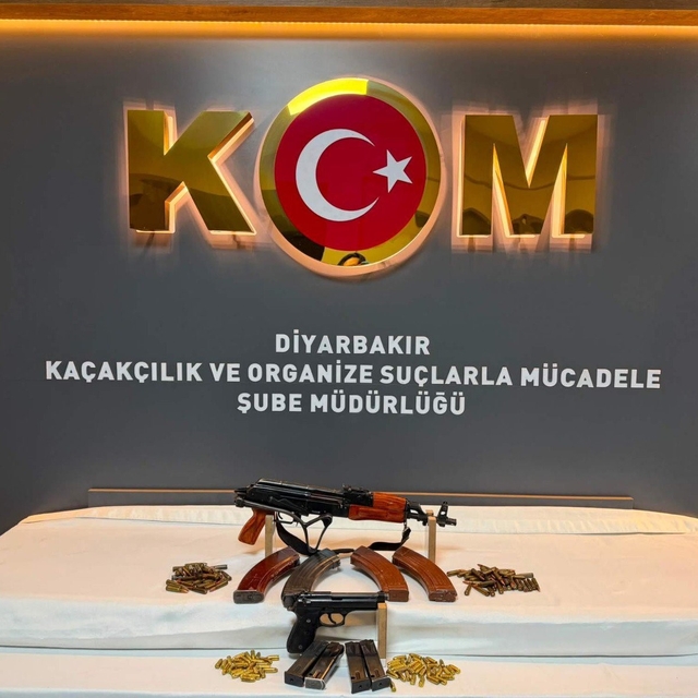 Diyarbakır'da KOM ve narkotik ekiplerinden müşterek operasyon: 2 tutuklama