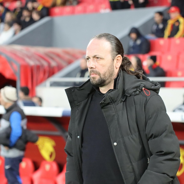 Altay sahaya iniyor