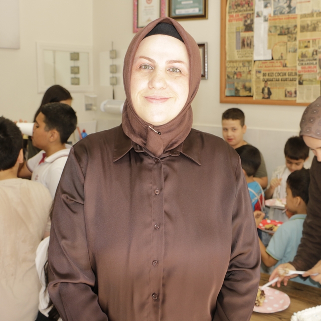 Daha önce hiç doğum günü kutlamayan çocuklar ilk kez bu sevinci yaşadı
