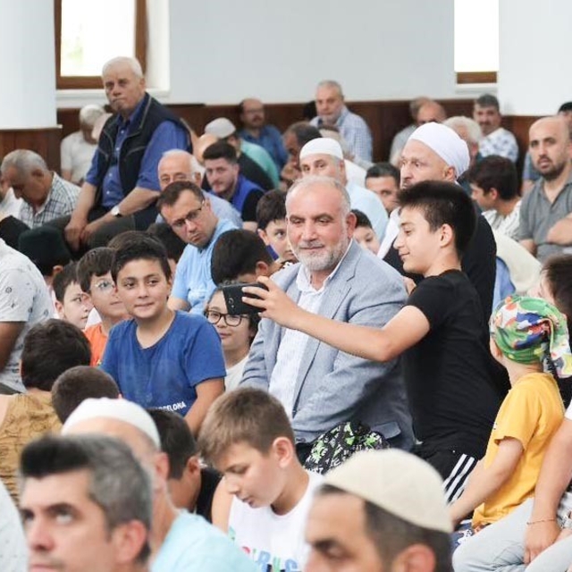Canik'te camiler çocuklarla doldu taştı