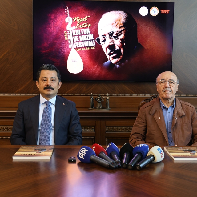 Neşet Ertaş'ın sanatını anlatan kitap okuyucuyla buluşuyor