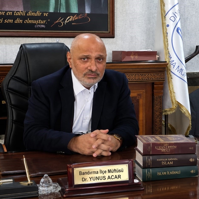 Bandırma İlçe Müftülüğü görevine atanan Dr. Yunus Acar, görevine başladı