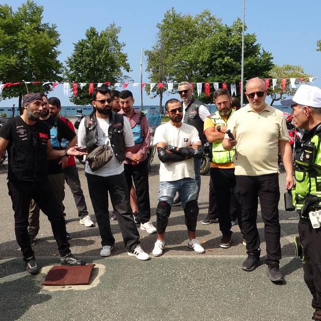 Ordu'da motosiklet sürücülerine güvenli sürüş eğitimi