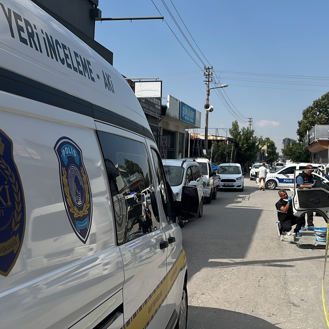 Lüks otomobille kar maskeli milyonluk soygun