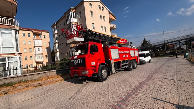 Tavşanlı'da mutfakta çıkan yangını itfaiye söndürdü