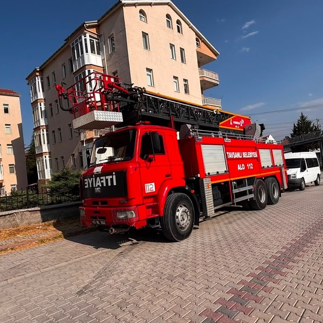 Tavşanlı'da mutfakta çıkan yangını itfaiye söndürdü