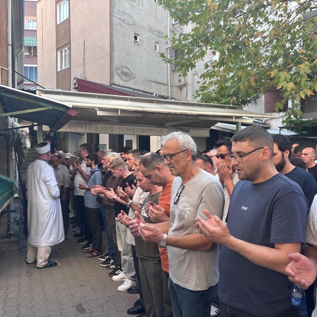 İznik Gölü'ne düşen genç hayatını kaybetti, gözyaşlarıyla toprağa verildi