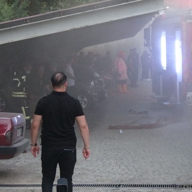 Erzurum Adliyesi'nde yangın: 2 kişi dumandan etkilendi