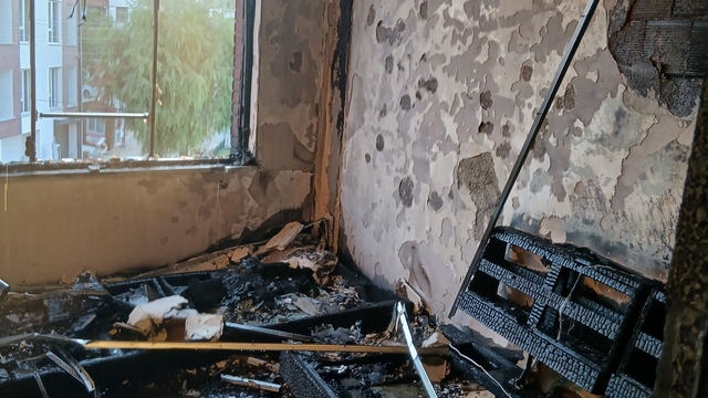 Eskişehir'de 2 katlı binada yangın: 5 kişi dumandan etkilendi