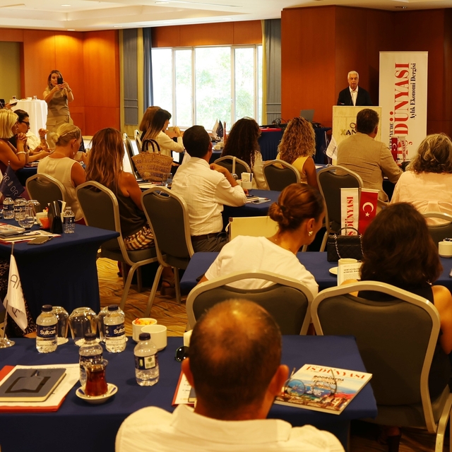 "Ekonomiye Yön Verenler Zirvesi" iş dünyasının önde gelen isimlerini Bodrum...