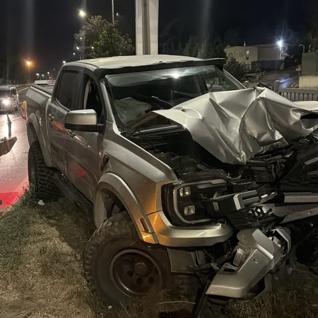 Eskişehir'de alkollü sürücü aydınlatma direğine çarptı; 1 yaralı