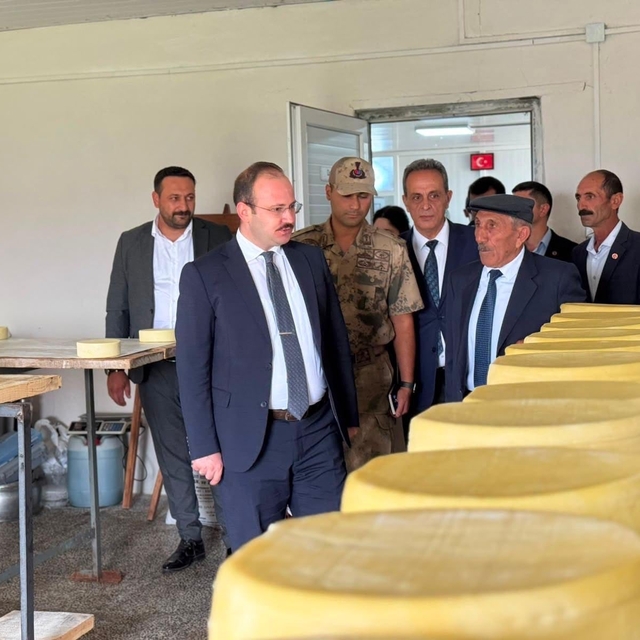 Arpaçay'da Kaymakam Güvenç'ten üretim tesisine ziyaret: Yerel üretime deste...