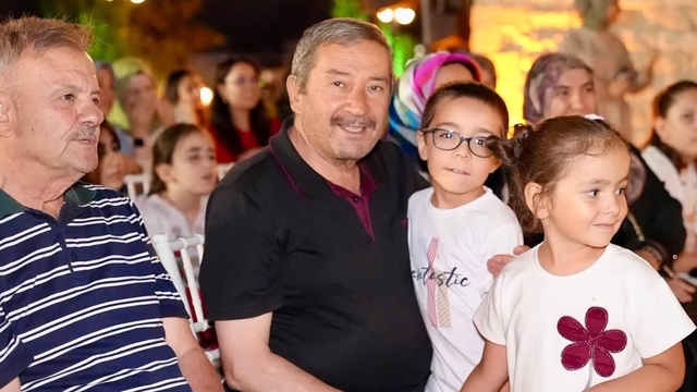 Darende'de nostalji sineması ve karaoke gecesi düzenlendi
