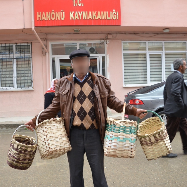 Evinde silahla vurulmuş halde bulunan şahıs hastaneye kaldırıldı