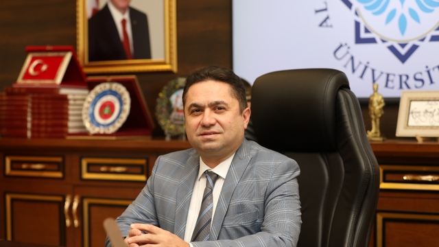 ALKÜ Rektörü Türkdoğan: "Önce kendinizi keşfedin, sonra bölüm seçin"