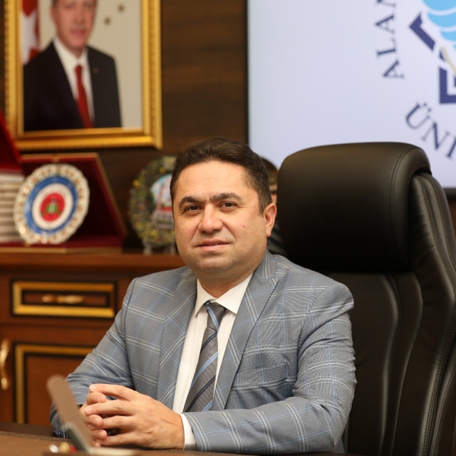 ALKÜ Rektörü Türkdoğan: "Önce kendinizi keşfedin, sonra bölüm seçin"
