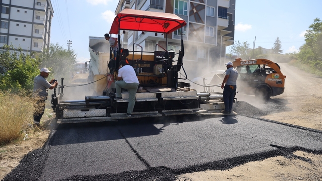 İlkadım'da yol yapım, bakım ve onarım çalışmaları