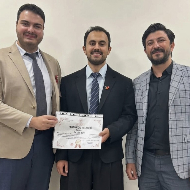 Kütahya Şehir Hastanesinde Dr. Ali Şen uzmanlık eğitimini tamamladı